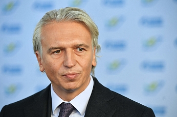 Александру Дюкову 54!