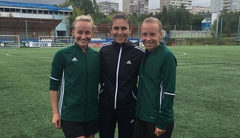 Девушки-судьи проходят сбор для арбитров Высшей лиги