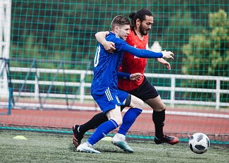 Лидеры к себе не подпускают