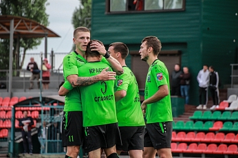 "Красный-СГАФКСТ" побеждает "Металлург-ОЭМК" и лидирует с отрывом