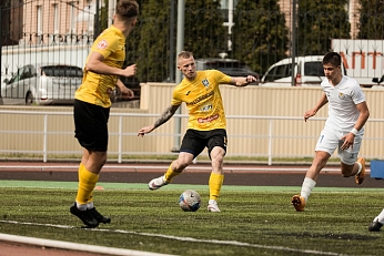 «Локомотив» и «Кристалл-МЭЗТ» - единоличные лидеры групп