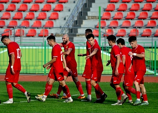 "Локомотив" может гарантировать "серебро", "Атом" отметит чемпионство в домашнем матче