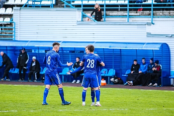 "Атом" победил "Орел" в вынесенном матче и возглавил таблицу