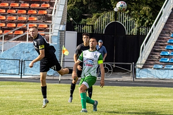 15-й тур позади