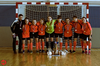 "ЮНИ" победительницы Пер-ва СФФ "Центр" по мини-футболу среди девушек 04-05 и 08-09 гг.р.