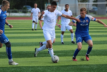 Прошлогодний чемпион возвращается в гонку лидеров