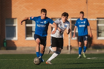 Тройка лидеров идёт без потерь