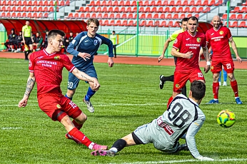 Четвёрка команд без потерянных очков