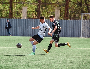 "Красный-СГАФКСТ" и "Локомотив" идут без потерь