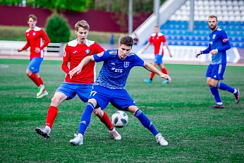 Три команды продолжают идти без потерь