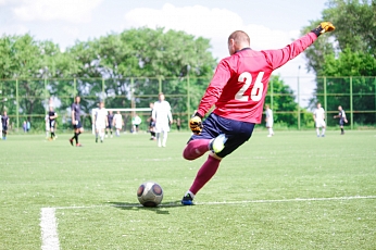 "Торпедо" разгромило "Металлург-М", "Космонавт" одержал первую победу